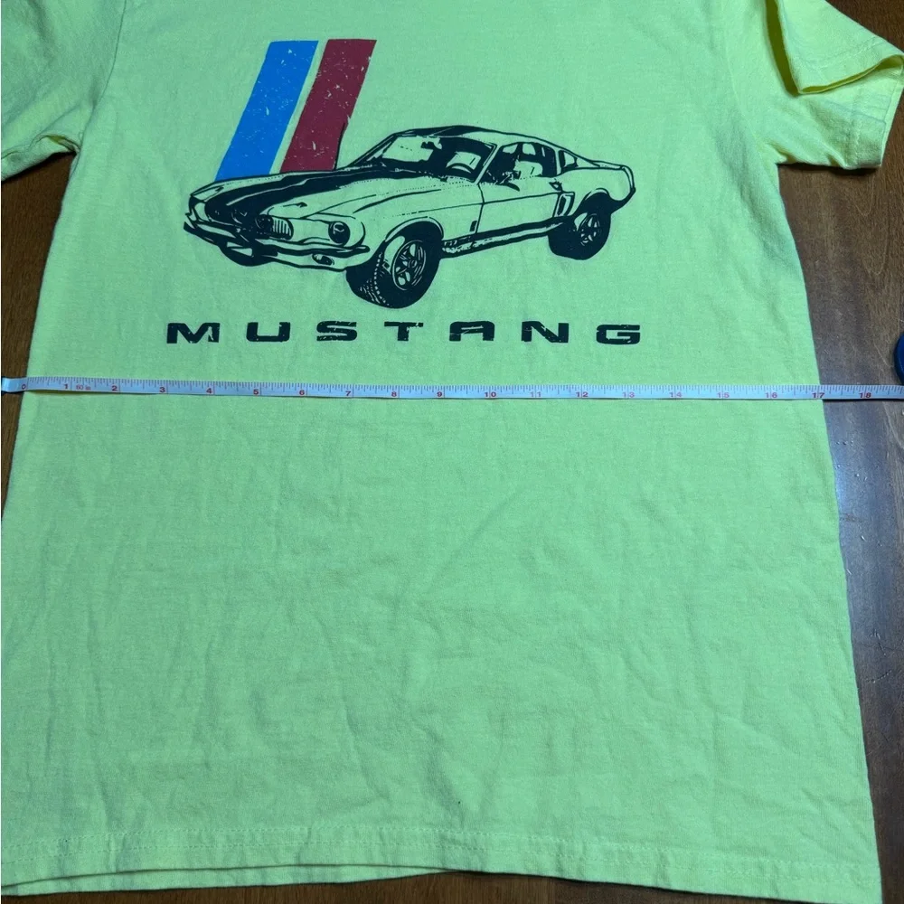 Ford’s Garage Yellow Mustang Graphic w/ image on back Short Sleeve T-Shirt - Picture 6 of 7